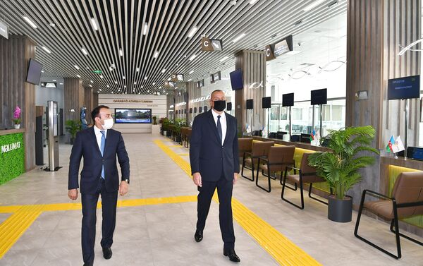 Prezident İlham Əliyev 6 saylı Bakı “ASAN xidmət” mərkəzinin açılışında - Sputnik Азербайджан