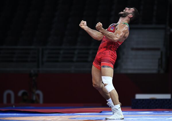 Рафиг Гусейнов выразил надежду, что остальные азербайджанские борцы также завоюют олимпийские медали. - Sputnik Азербайджан