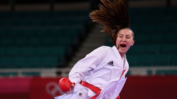 Азербайджанская каратистка Ирина Зарецкая во время выступления на Олимпийских играх в Токио - Sputnik Azərbaycan