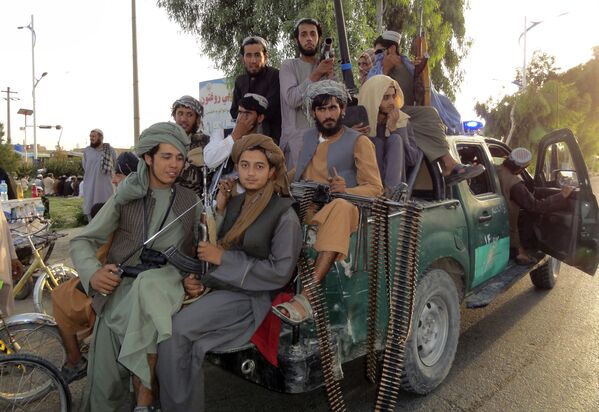 Taliban (Rusiyada qadağan olunmuş terror qruplaşması) hərəkatının silahlıları. - Sputnik Azərbaycan