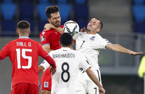 Игровой момент в матче Люксембург-Азербайджан. - Sputnik Азербайджан