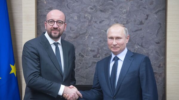 Vladimir Putin və Şarl Mişel - Sputnik Azərbaycan