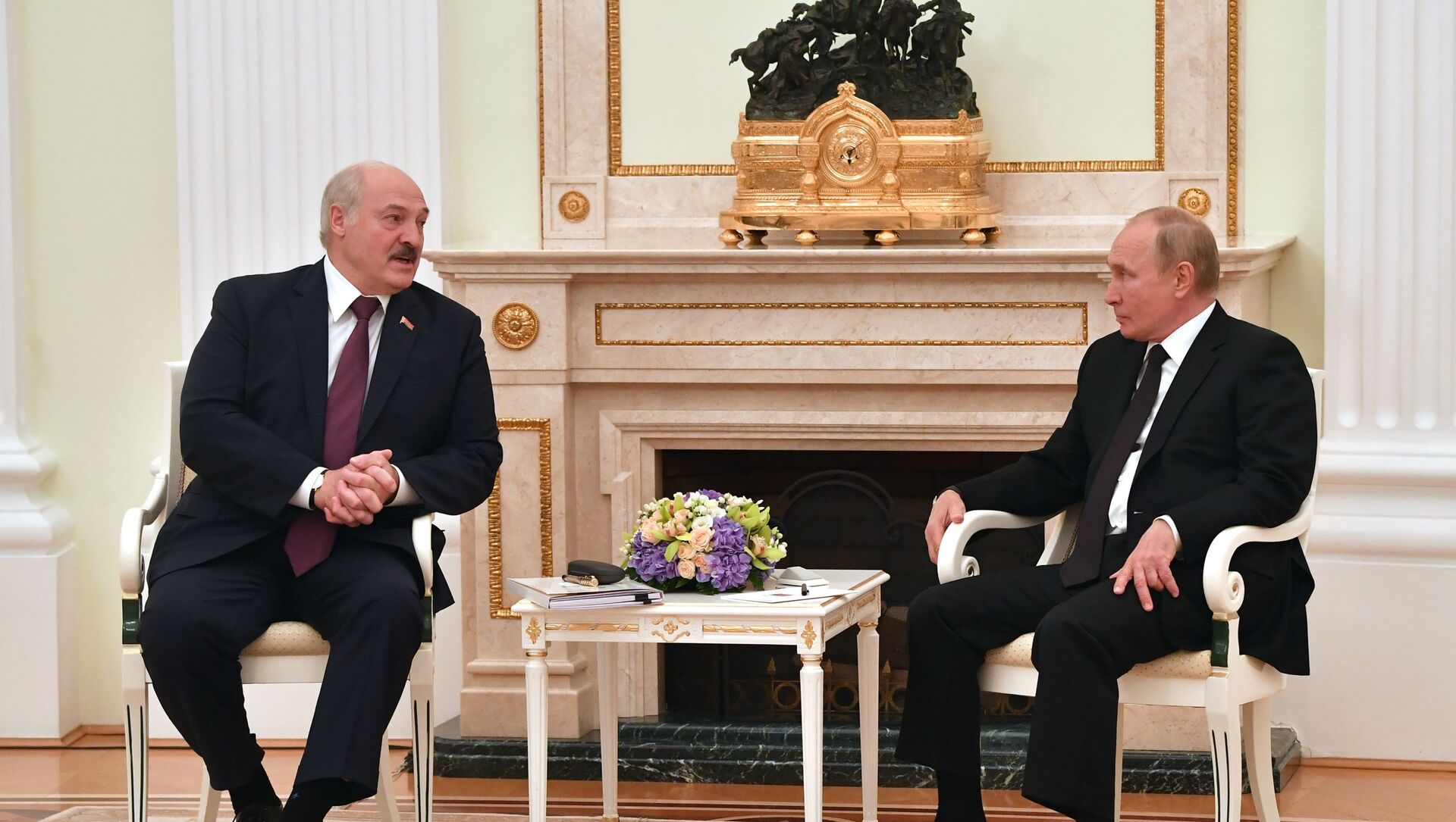 Aleksandr Lukaşenko və Vladimir Putin, 9 sentyabr 2021-ci il - Sputnik Азербайджан, 1920, 09.09.2021