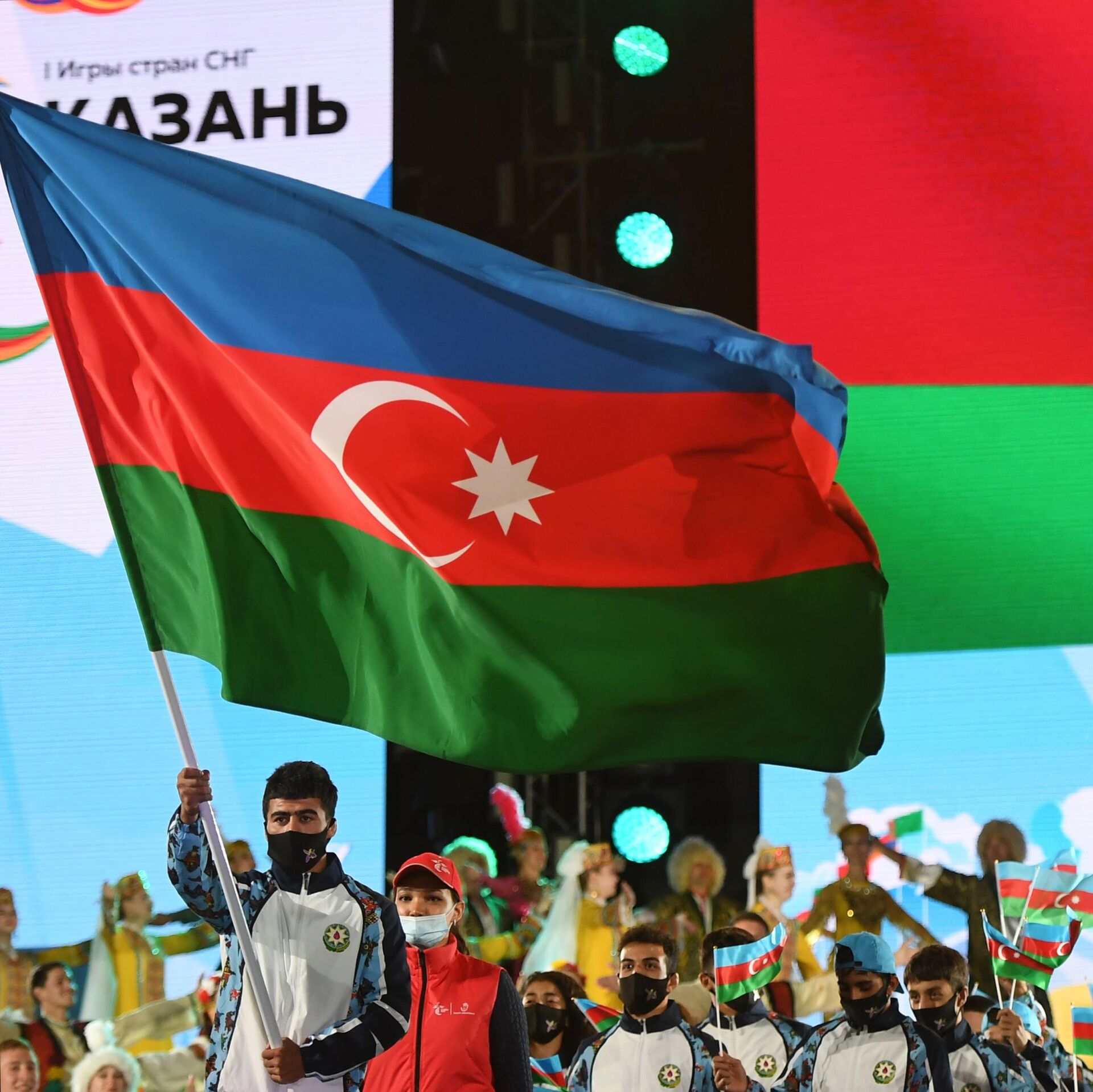 Играет азербайджан. Флаг Азербайджана 2022. Азербайджанские игры. Азербайджанский флаг фото. Флаг Азербайджана и СНГ.