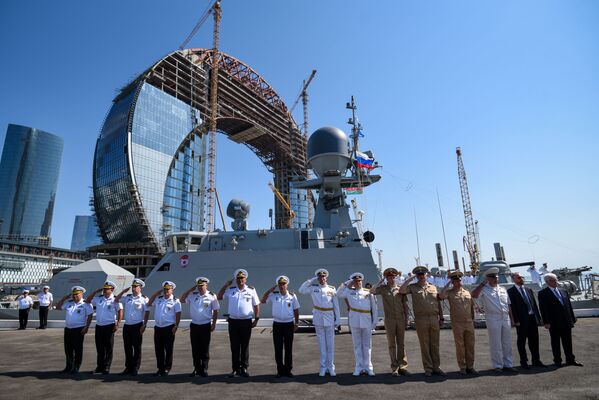 Делегация Военно-морского флота Российской Федерации на территории Бакинского морского порта. - Sputnik Азербайджан