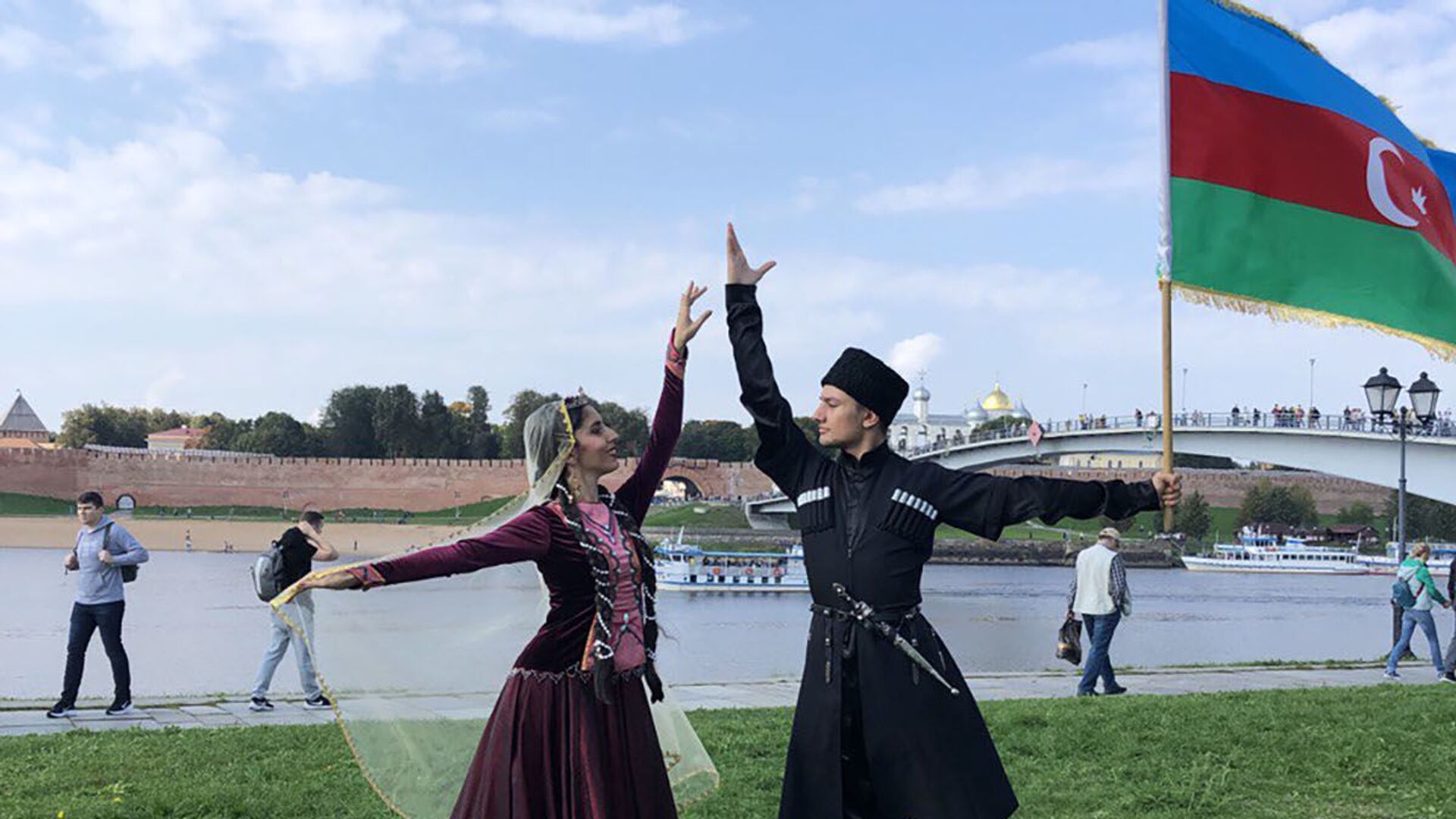 Азербайджанские танцоры поразили своим талантом российскую публику - Sputnik Азербайджан, 1920, 30.09.2021