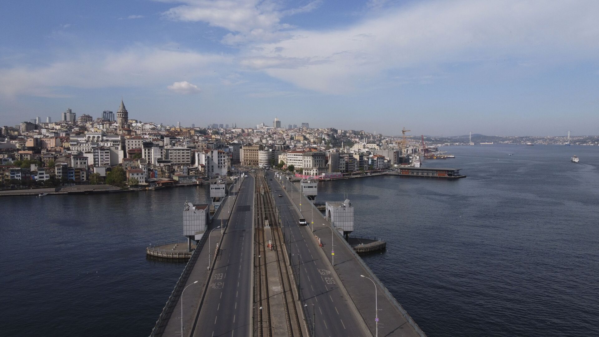 Вид на Галатский мост в Стамбуле, фото из архива - Sputnik Азербайджан, 1920, 09.08.2022