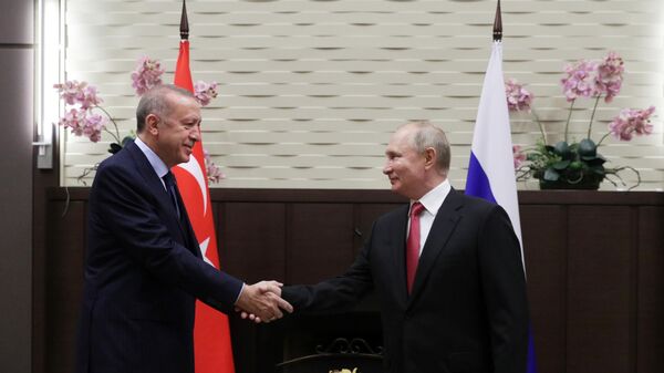 Rusiya prezidenti V.Putin Türkiyə prezidenti R.Ərdoğan ilə danışıqlar zamanı, arxiv şəkli - Sputnik Azərbaycan