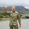 Президент Азербайджанской Республики Ильхам Алиев совершил поездку в Тертерский и Бардинский районы. - Sputnik Азербайджан