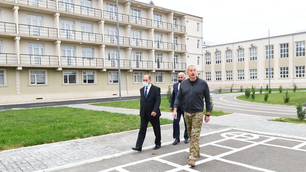 Prezident İlham Əliyev Bərdə Peşə Liseyinin açılışında - Sputnik Azərbaycan