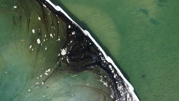 Крупный разлив нефти у побережья Южной Калифорнии  - Sputnik Азербайджан