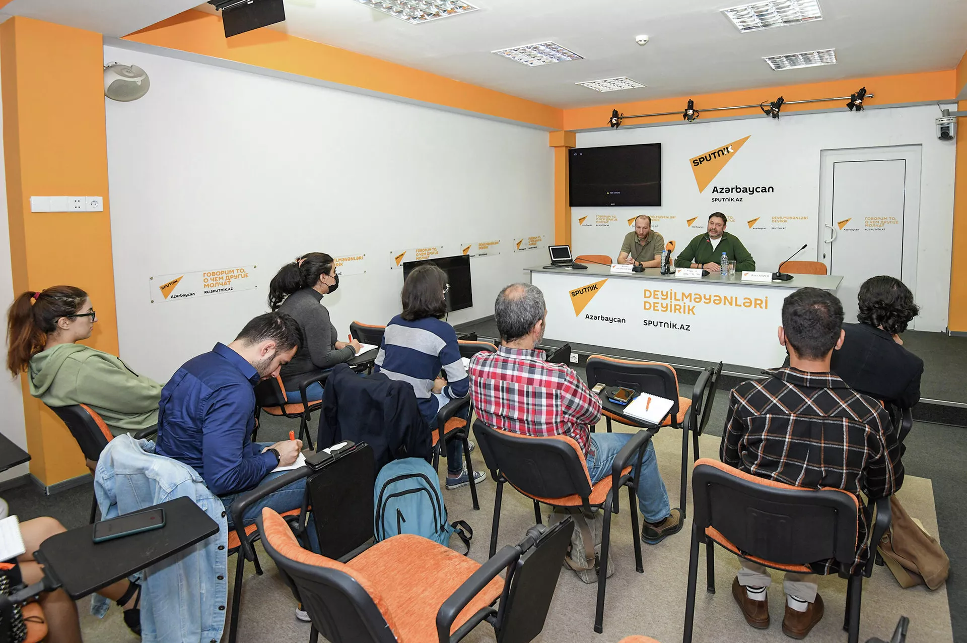 Мастер-класс для представителей СМИ в Мультимедийном центре Sputnik Азербайджан - Sputnik Азербайджан, 1920, 06.10.2021