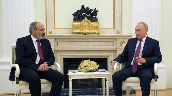Встреча президента РФ В. Путина с премьер-министром Армении Н. Пашиняном - Sputnik Азербайджан