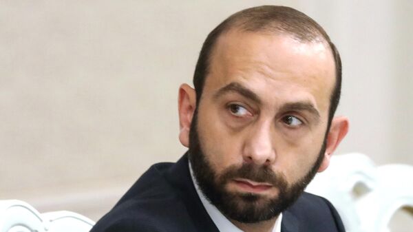 Министр иностранных дел Армении Арарат Мирзоян во время заседания Совета министров иностранных дел СНГ - Sputnik Azərbaycan
