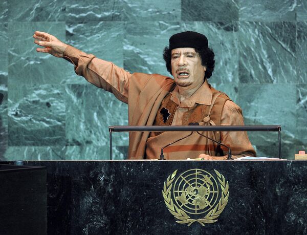 Муамар Каддафи был убит 20 октября 2011 года в окрестностях города Сирт. Там же был убит его сын Муатасем.  Автоколонна, в составе которой Каддафи пытался вырваться из окруженного Сирта, попала под авиаудар авиации НАТО. Получивший ранение Каддафи укрылся в дренажном сооружении, однако один из отрядов переходного Национального совета Ливии (ПНС) обнаружил его и взял в плен. По некоторым данным, Каддафи и Муатасем были подвергнуты пыткам, а затем их убили. - Sputnik Азербайджан