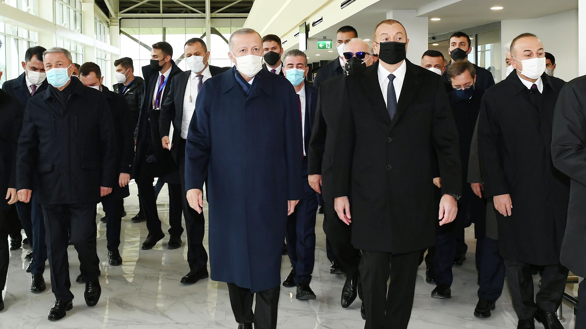 Реджеп Тайип Эрдоган и Ильхам Алиев в аэропорту Физули - Sputnik Азербайджан, 1920, 27.10.2021
