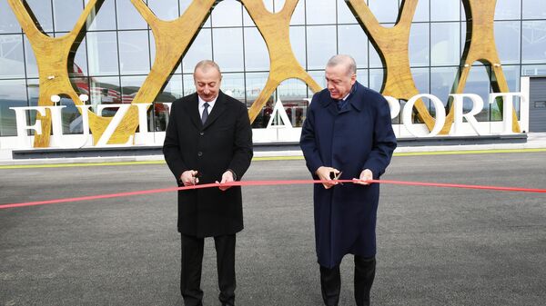 Ильхам Алиев и Реджеп Тайип Эрдоган приняли участие в открытии международного аэропорта в Физули - Sputnik Азербайджан