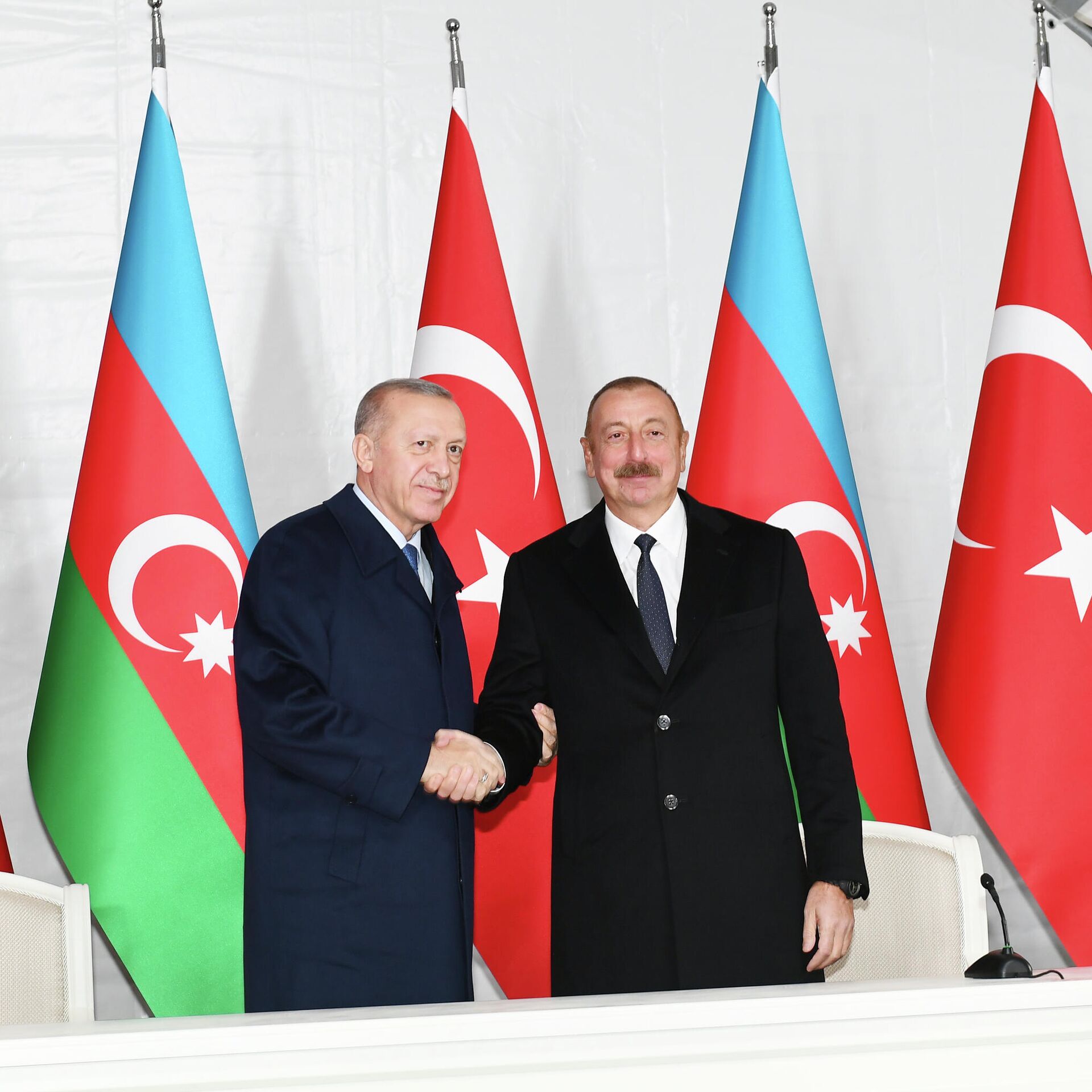 Поздравляем азербайджан. Пародии на президента Азербайджана.