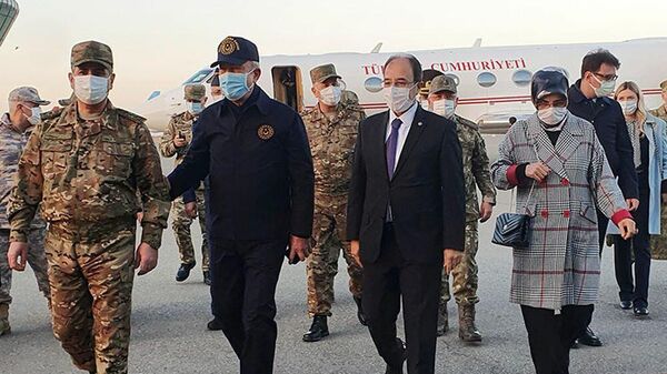 В Баку прибыла большая делегация министерства национальной обороны Турции - Sputnik Азербайджан