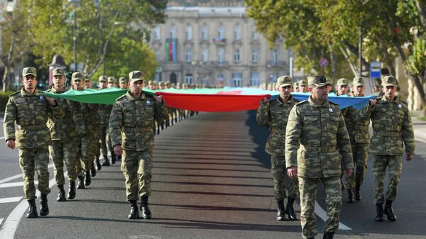 Шествие в честь Дня Победы в Баку - Sputnik Azərbaycan
