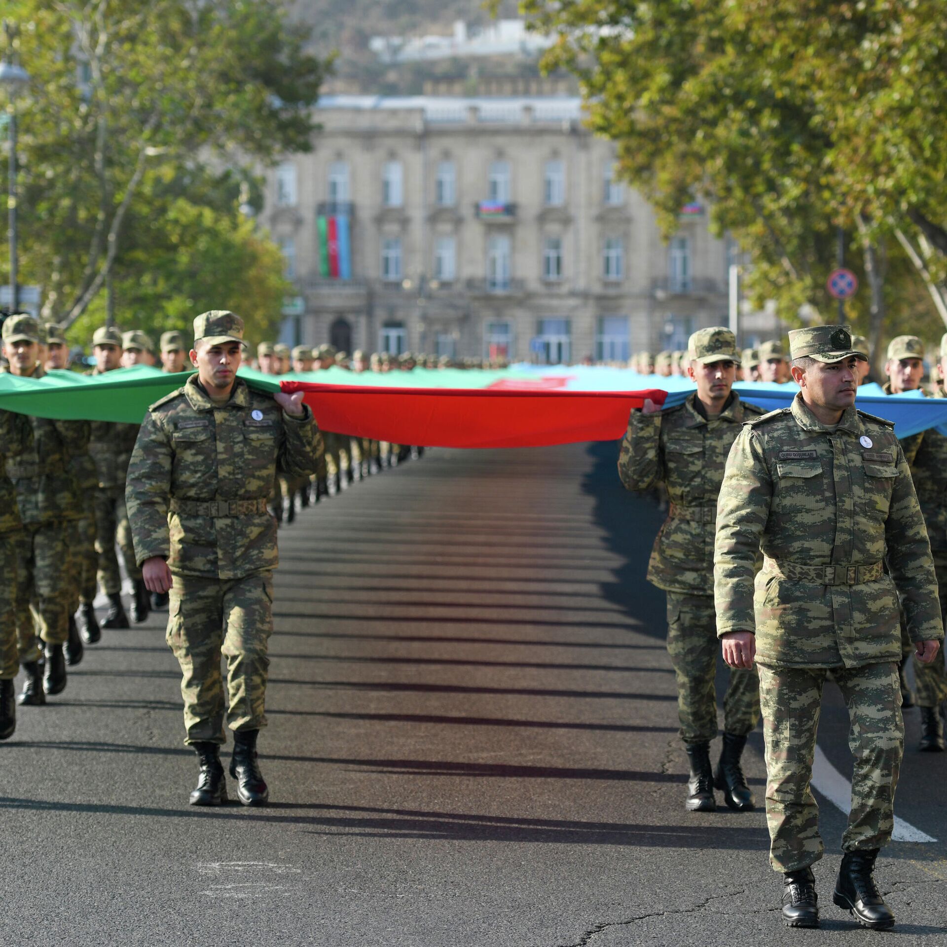 Азербайджан в ноябре. Азербайджанский марш. Как маршируют в Азербайджане.