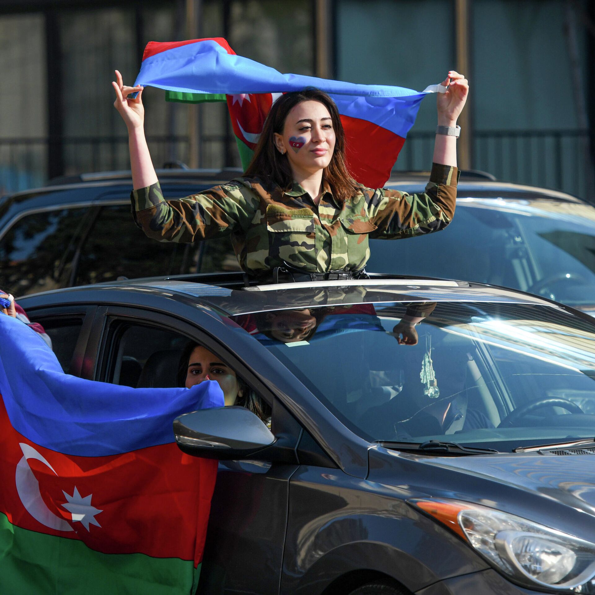 Азербайджан в ноябре. 8 Ноября Азербайджан. 28 Мая Баку празднование. Азербайджан танк флаг. 8 Ноября праздник в Азербайджане.