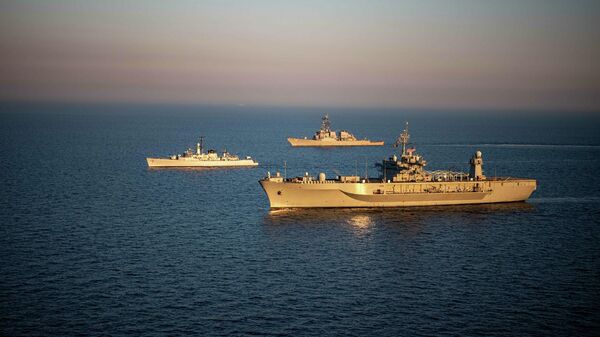 Эсминец ВМС США Портер движется в Черное море - Sputnik Азербайджан