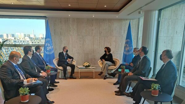 Министр иностранных дел АР Джейхун Байрамов и генеральный директор ЮНЕСКО Одре Азуле  во время встречи - Sputnik Азербайджан