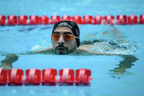 Соревнования по плаванию среди журналистов. - Sputnik Азербайджан