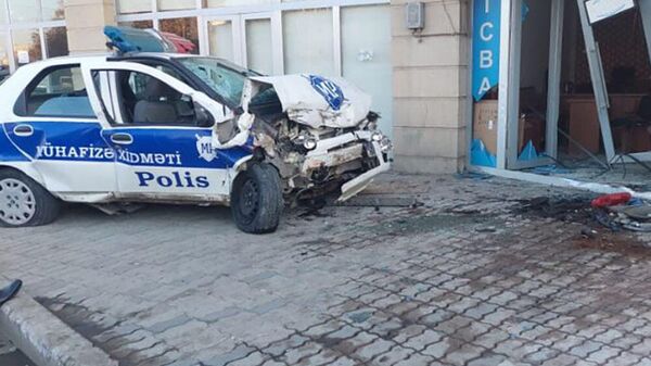 В Гяндже полицейский автомобиль попал в ДТП - Sputnik Азербайджан