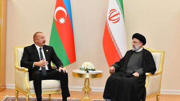 Президенты Азербайджана и Ирана Ильхам Алиев и Ибрахим Раиси - Sputnik Азербайджан