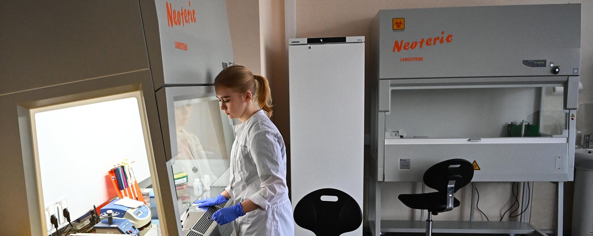 В России разработан первый тест на выявление британского штамма COVID-19 - Sputnik Азербайджан, 1920, 27.03.2025