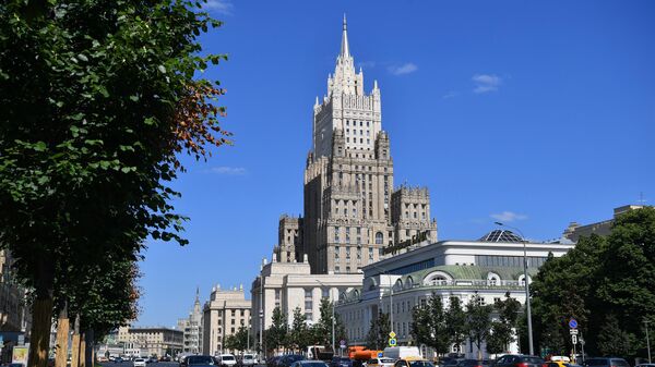 Здание Министерства иностранных дел РФ на Смоленской-Сенной площади в Москве - Sputnik Азербайджан