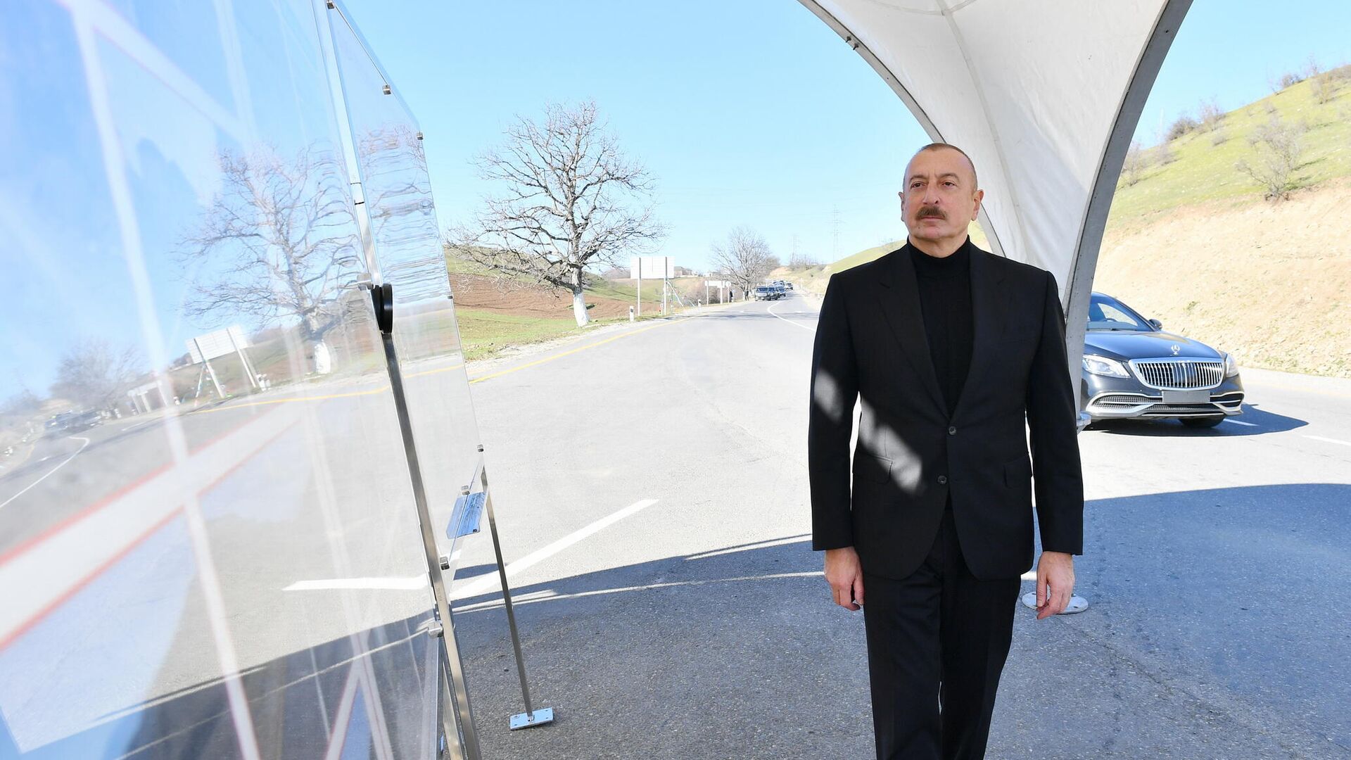 Prezident İlham Əliyev Quba-Qonaqkənd avtomobil yolunun açılışında - Sputnik Азербайджан, 1920, 06.12.2021