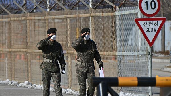 Солдаты армии Южной Кореи, фото из архива - Sputnik Азербайджан