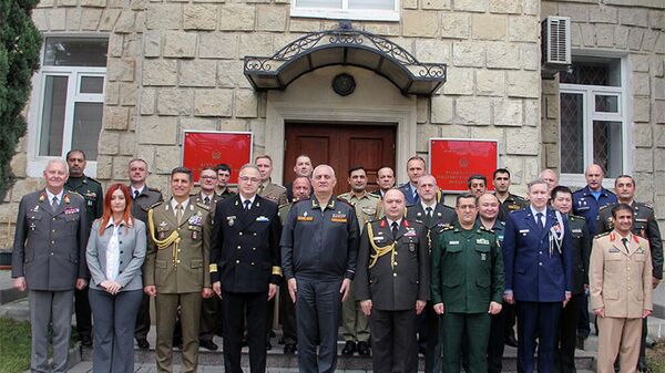 В Минобороны АР пообщались с военными атташе и представителями международных структур - Sputnik Азербайджан