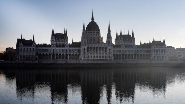 Здание парламента Венгрии, фото из архива - Sputnik Azərbaycan