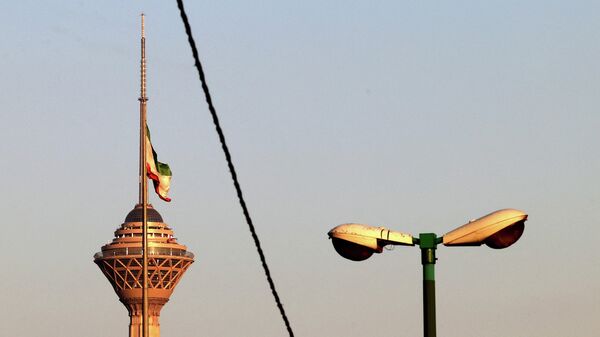 Телекоммуникационная башня Милад в Тегеране, фото из архива - Sputnik Азербайджан