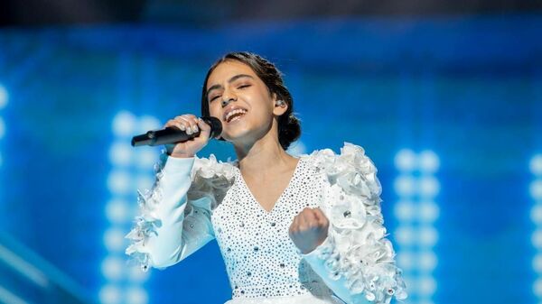 Представительница Азербайджана на международном конкурсе песни Детское Евровидение Сона Азизова - Sputnik Азербайджан