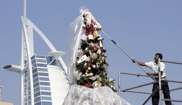 Презентация рождественской елки в Дубае. - Sputnik Азербайджан