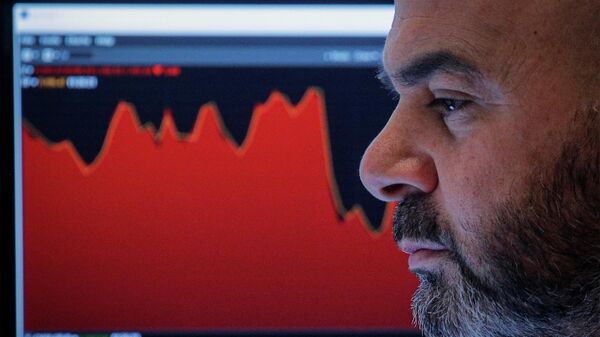 Трейдер на Нью-Йоркской фондовой бирже (NYSE)  - Sputnik Азербайджан