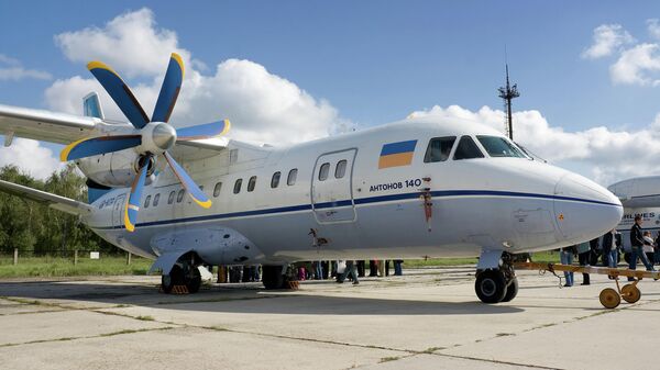 Самолет Ан-140, фото из архива - Sputnik Азербайджан