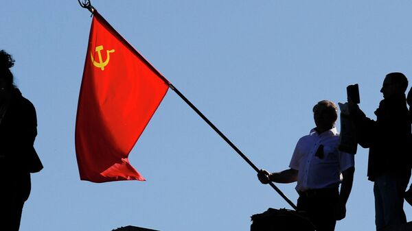 SSRİ bayrağı, arxiv şəkli - Sputnik Azərbaycan