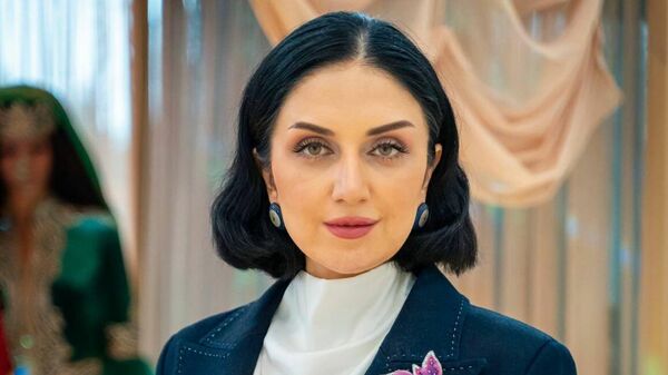 Руководитель Центра национальной одежды Азербайджана Гюльнара Халилова - Sputnik Азербайджан