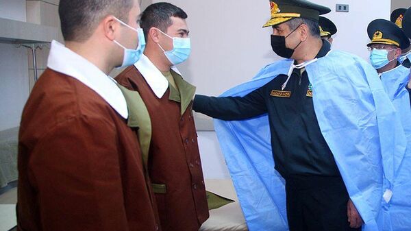 Руководство Министерства обороны посетило Главный клинический госпиталь Вооруженных сил - Sputnik Азербайджан