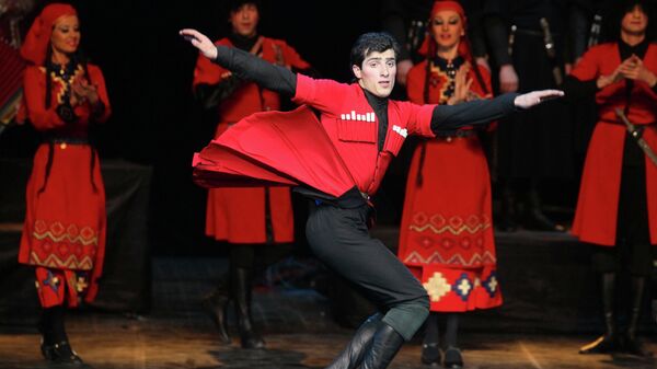 Концерт Государственного ансамбля песни и танца Грузии Рустави - Sputnik Азербайджан
