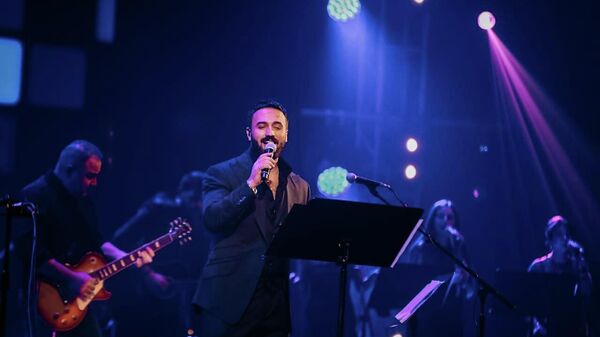 Замик Гусейнов во время концерта  - Sputnik Азербайджан