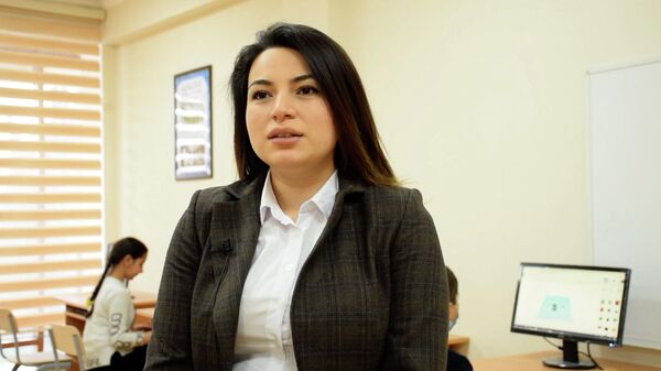 Учительница из Товуза, получившая гранты за вклад в образование. Кто она? - Sputnik Азербайджан