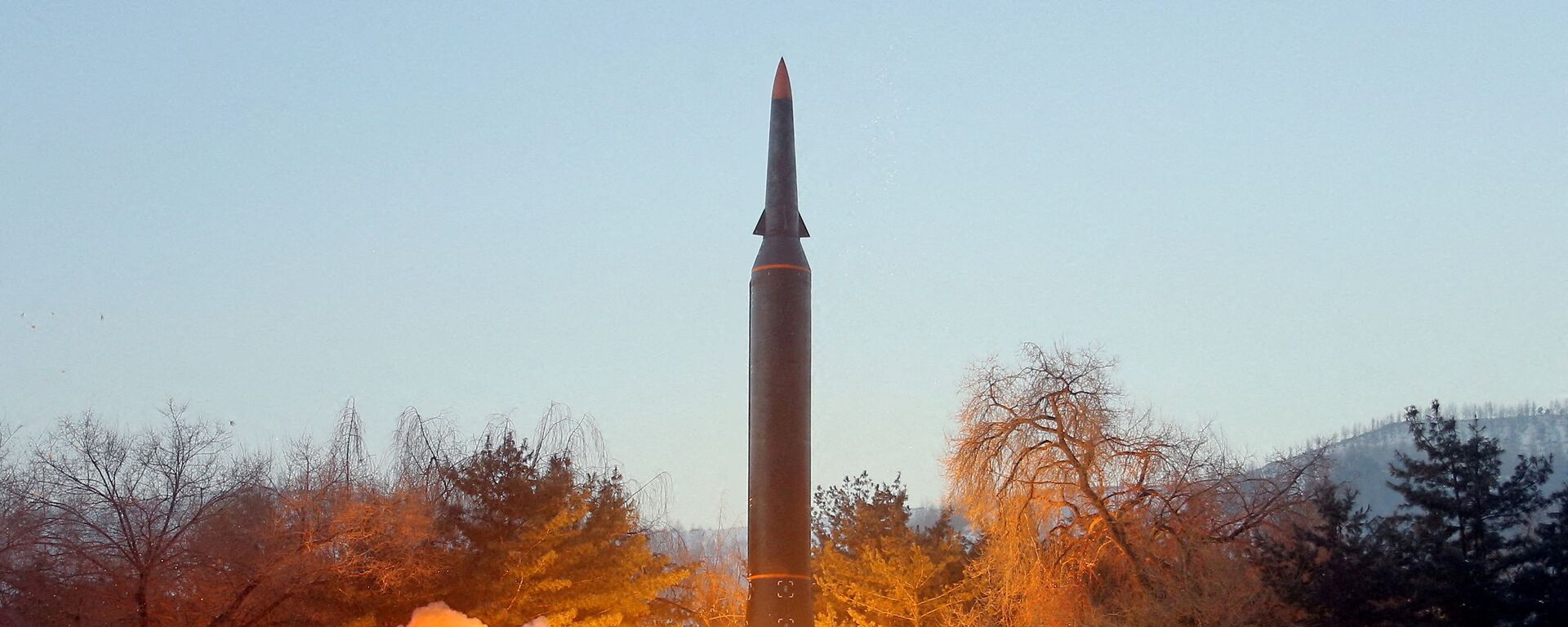 Первый запуск гиперзвуковой ракеты в КНДР, 06 января - Sputnik Азербайджан, 1920, 12.01.2022