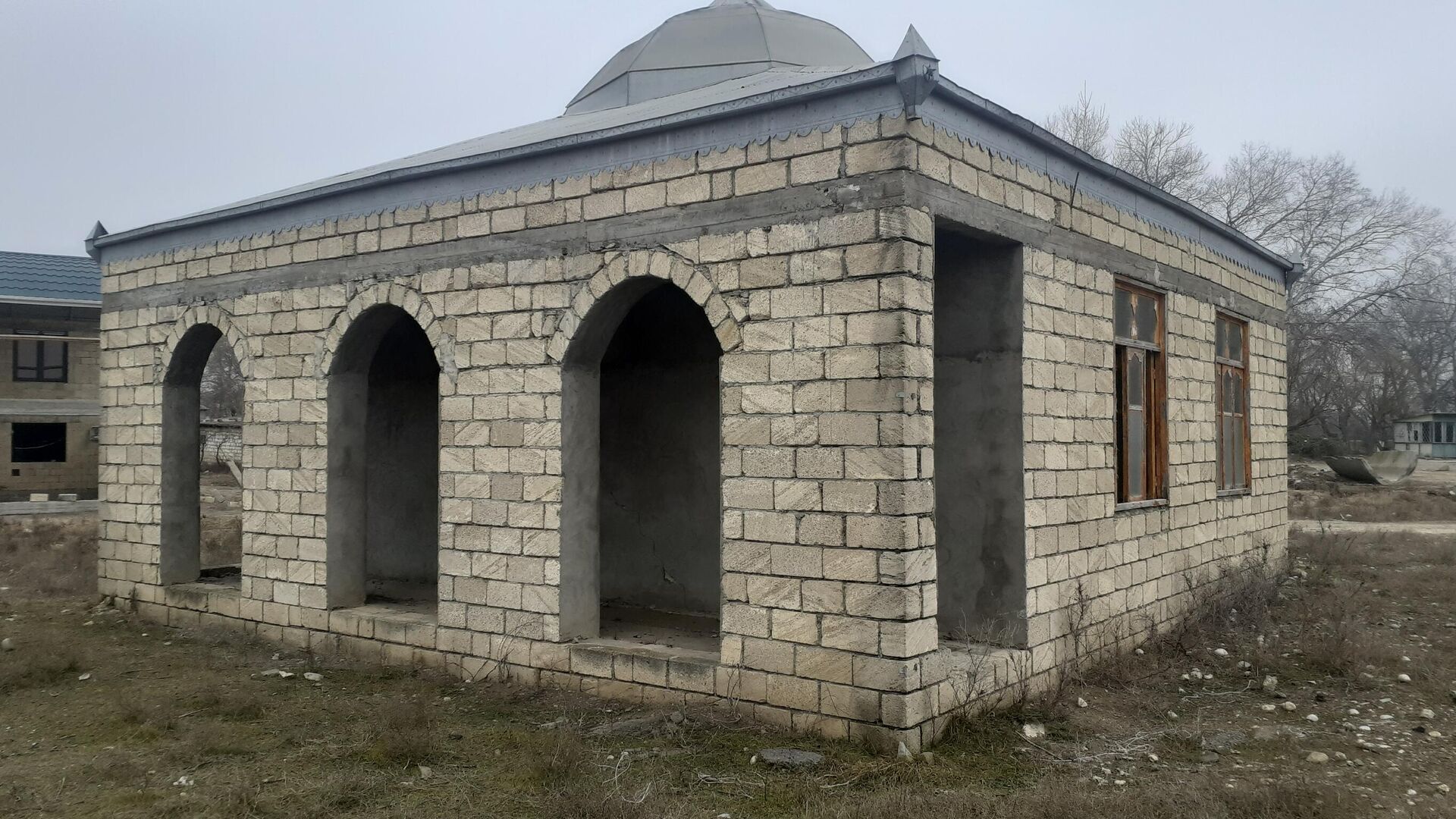 Недостроенная мечеть в селе Салахлы Евлахского района  - Sputnik Азербайджан, 1920, 16.01.2022